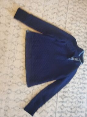 crown & ivy Navy Quilted Top with Light Blue Trim